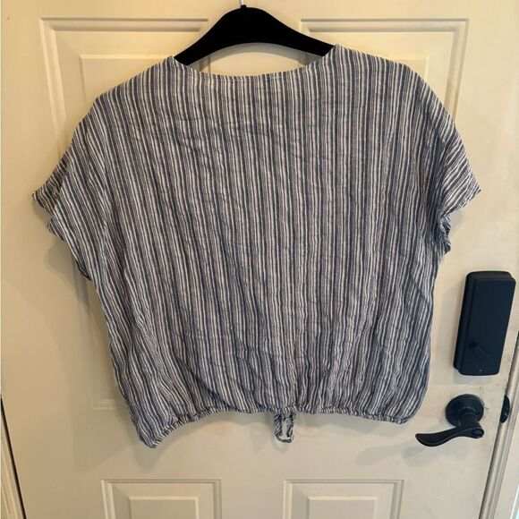 Listicle White and Blue Boxy Short Sleeve Top with Tie Front - Picture 4 of 4